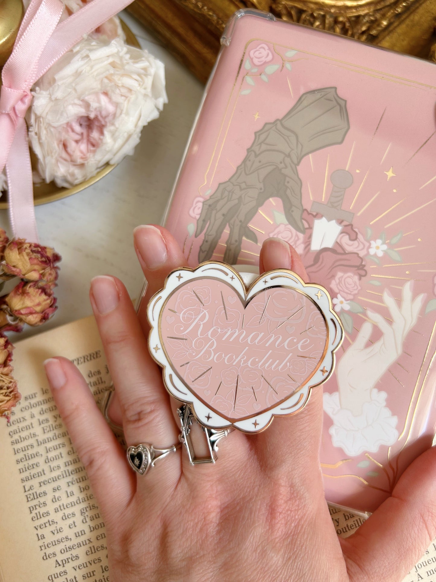PRE ORDER - Romance Bookclub magnetic grip holder