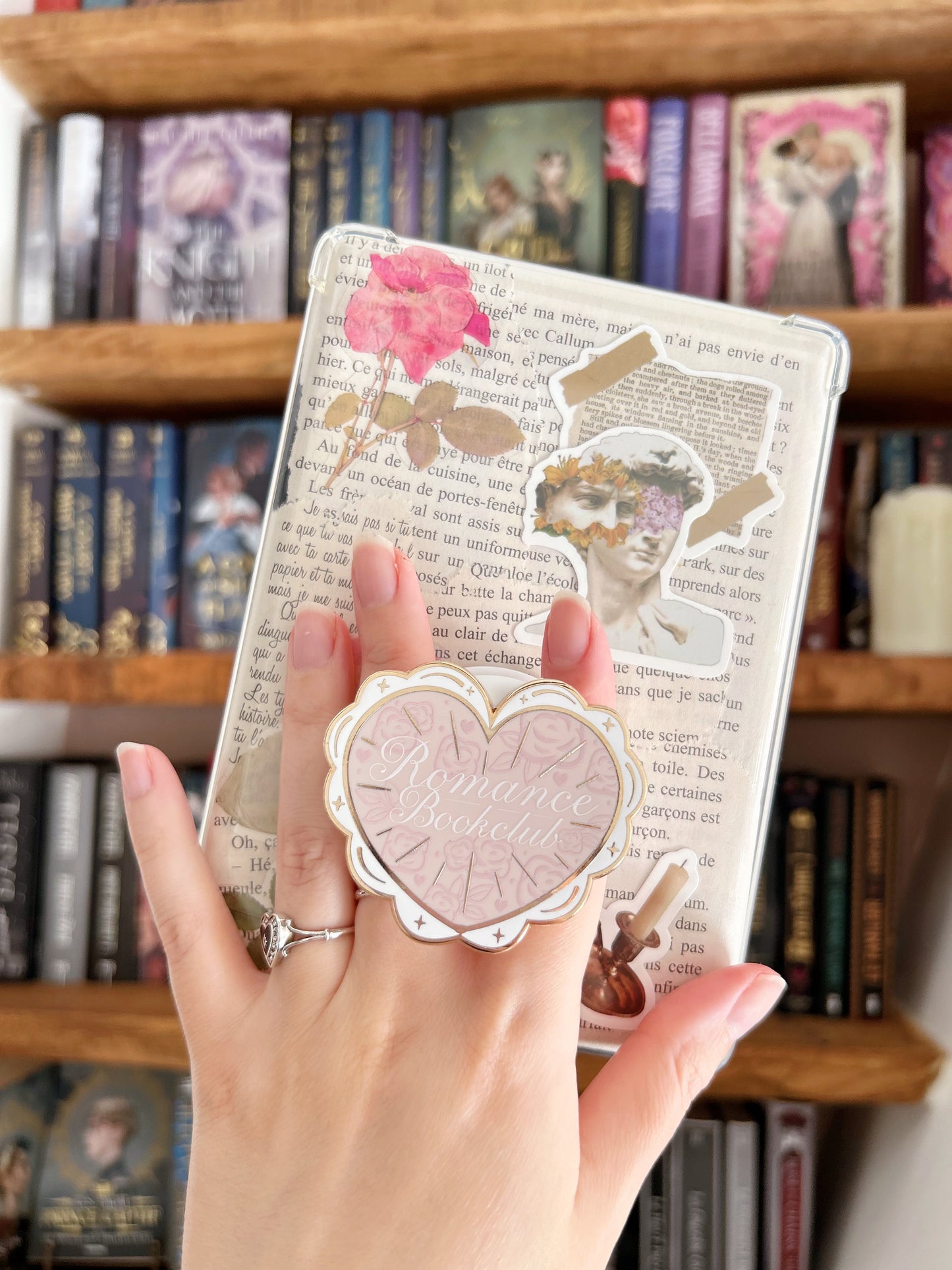 Romance Bookclub magnetic grip holder