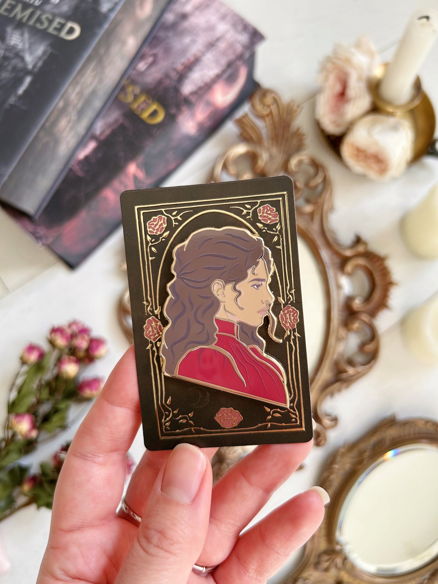 Helena & Kaine profiles pins set