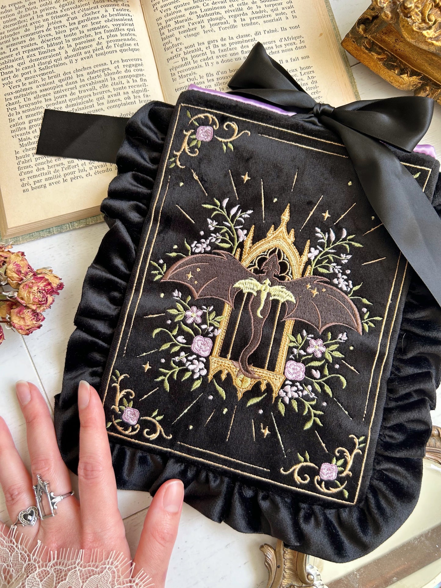 Dragons e-reader sleeves