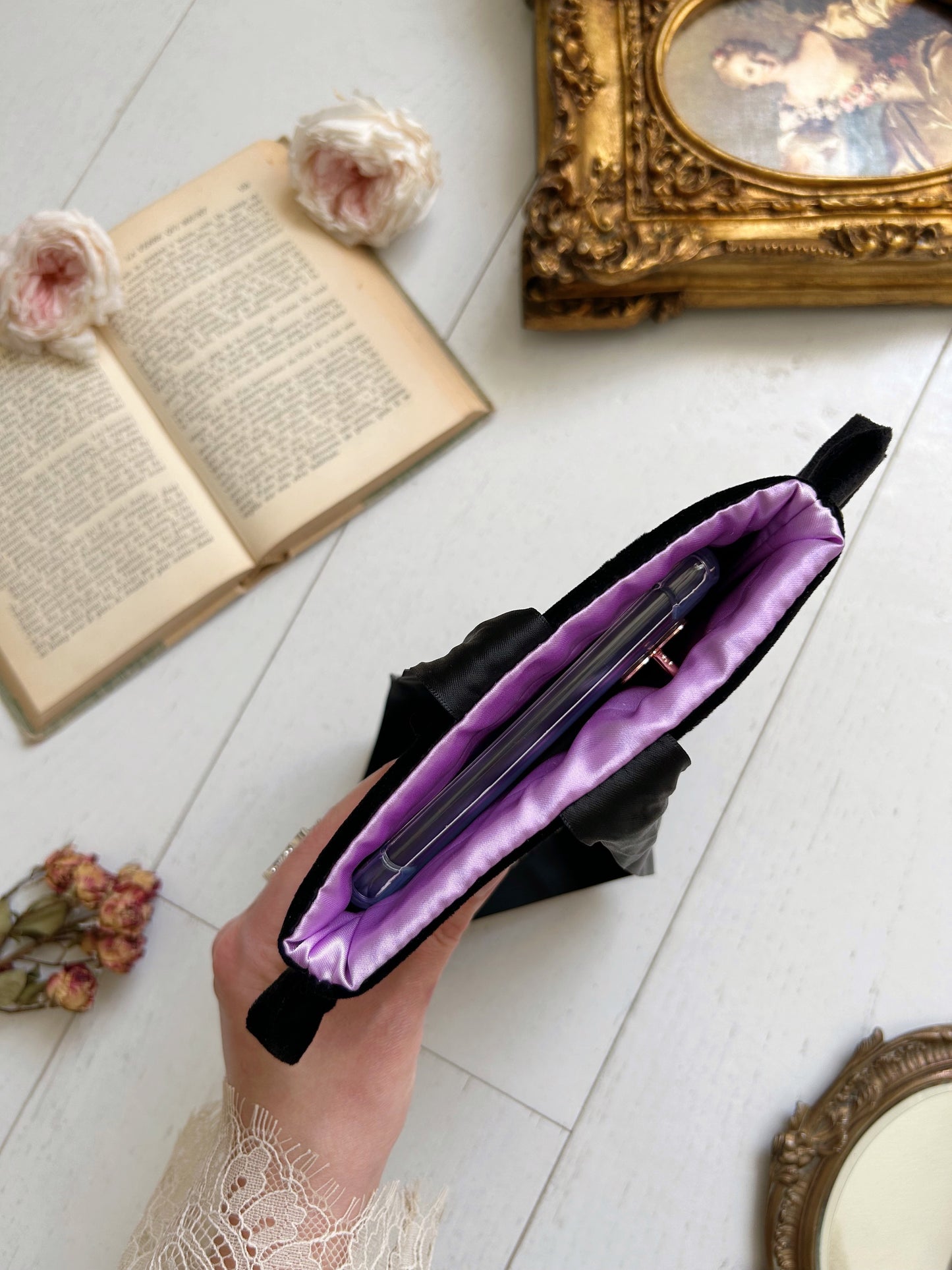 Dragons e-reader sleeves