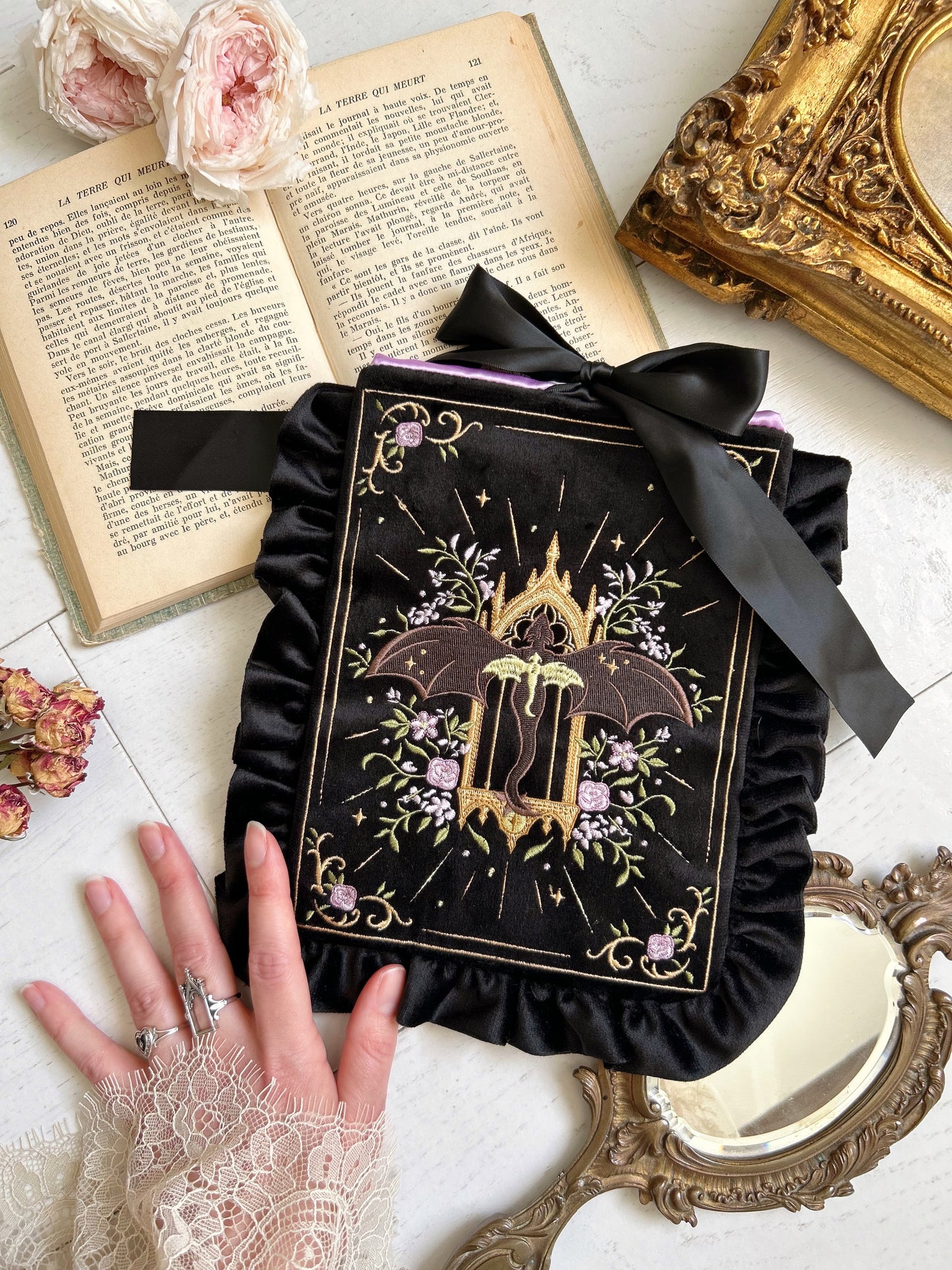 Dragons e-reader sleeves