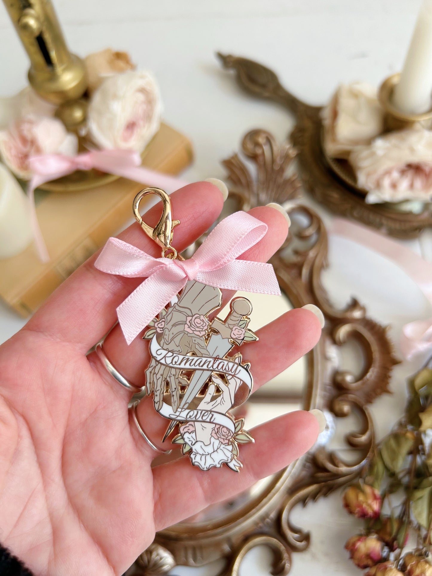 Romantasy Lover keychains