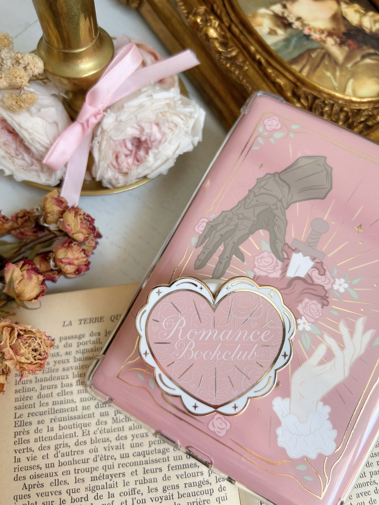 PRE ORDER - Romance Bookclub magnetic grip holder