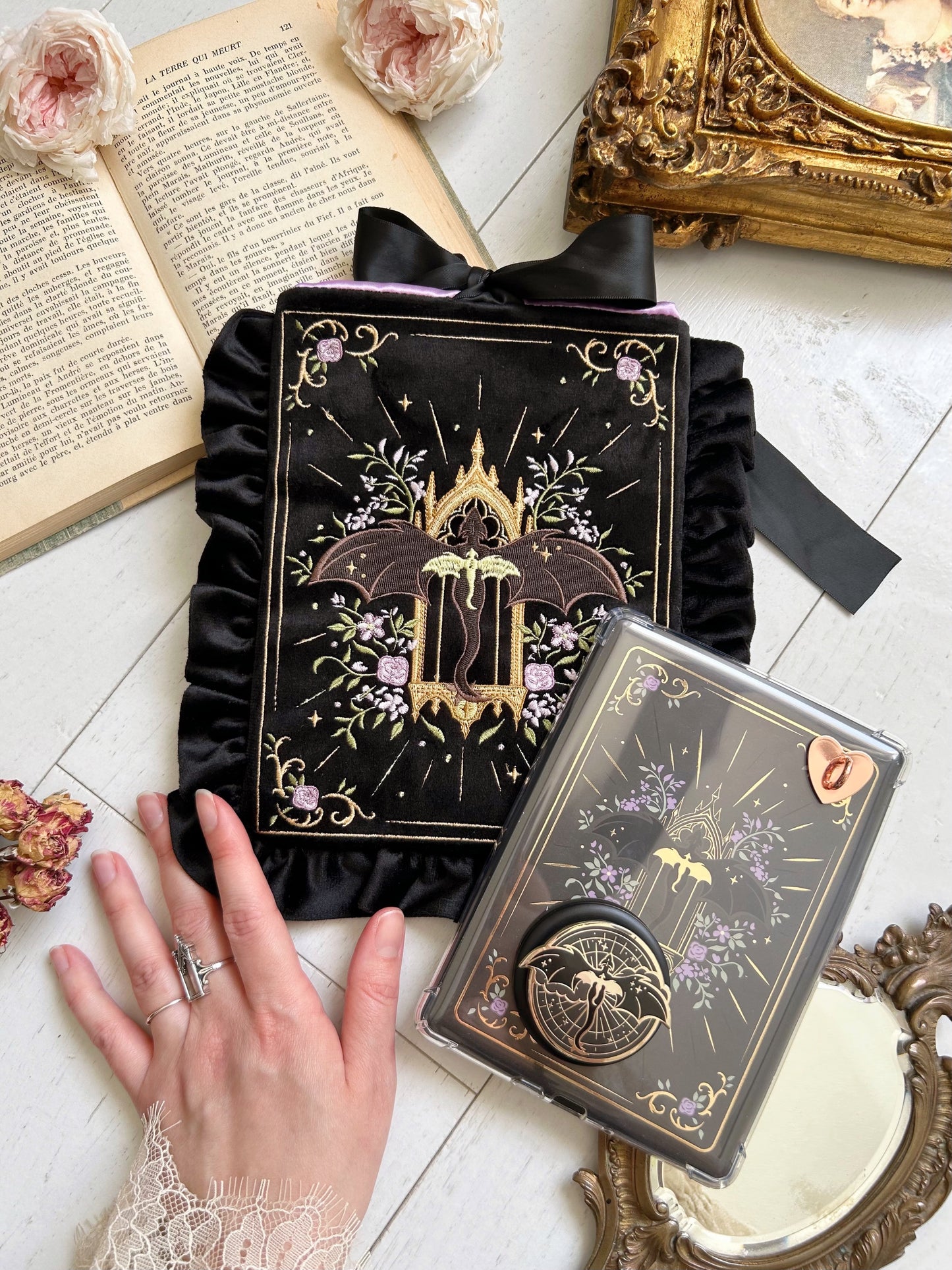 Dragons e-reader sleeves