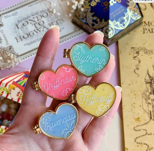 Pins Hogwarts houses hearts