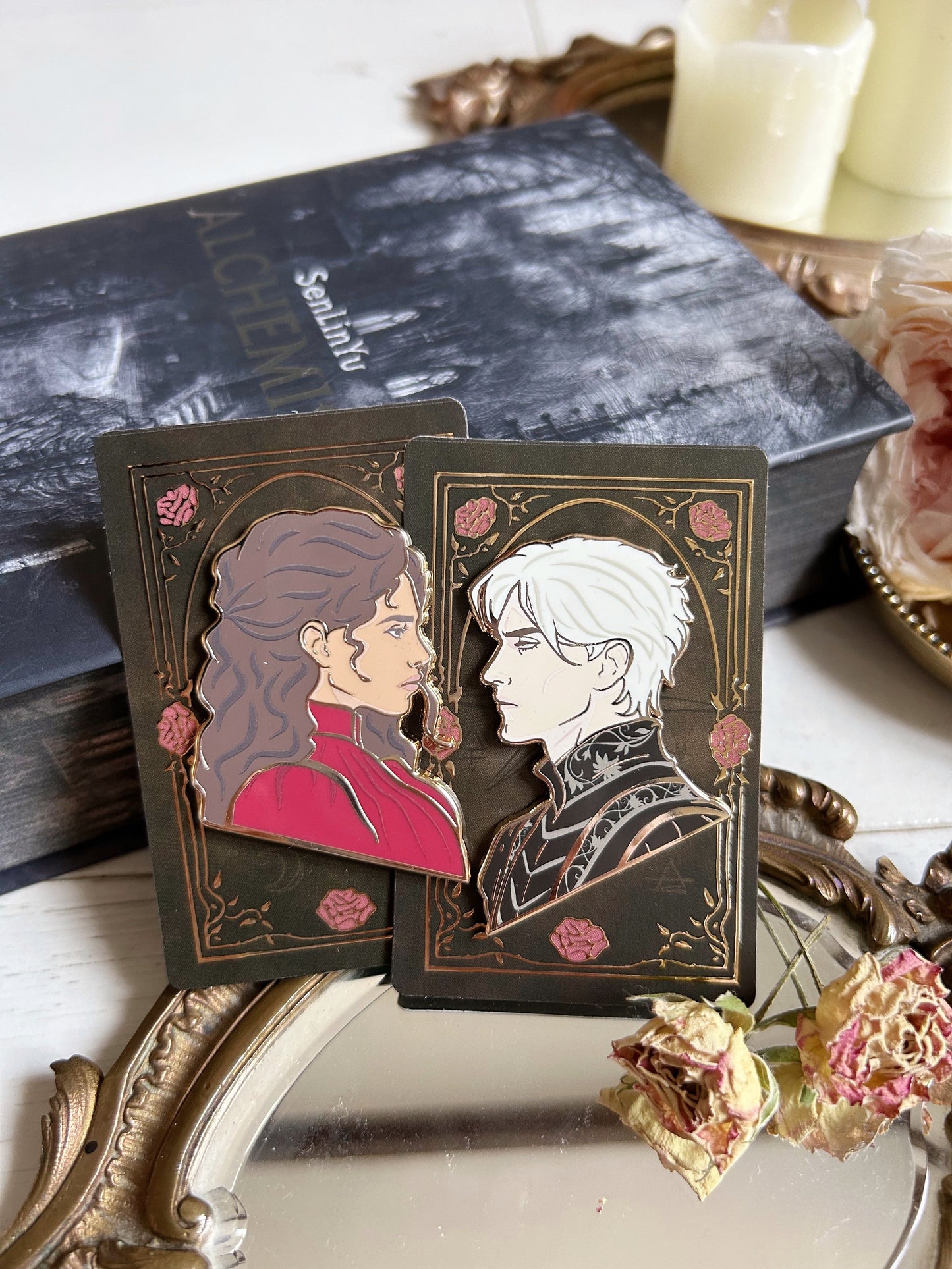 Helena & Kaine profiles pins set