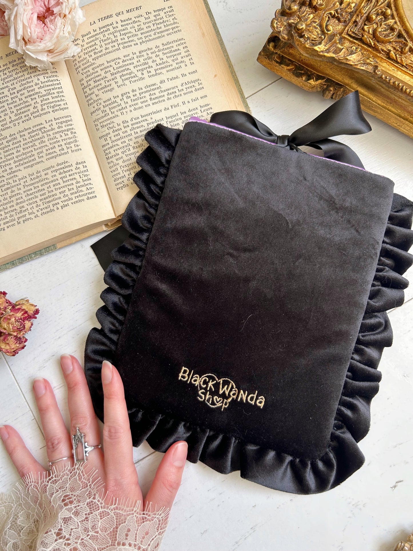 Dragons e-reader sleeves