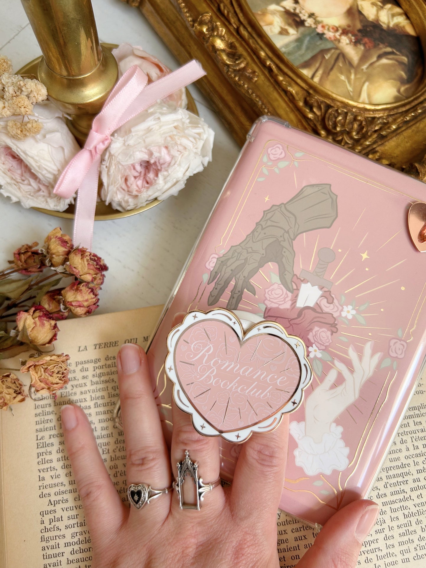 PRE ORDER - Romance Bookclub magnetic grip holder