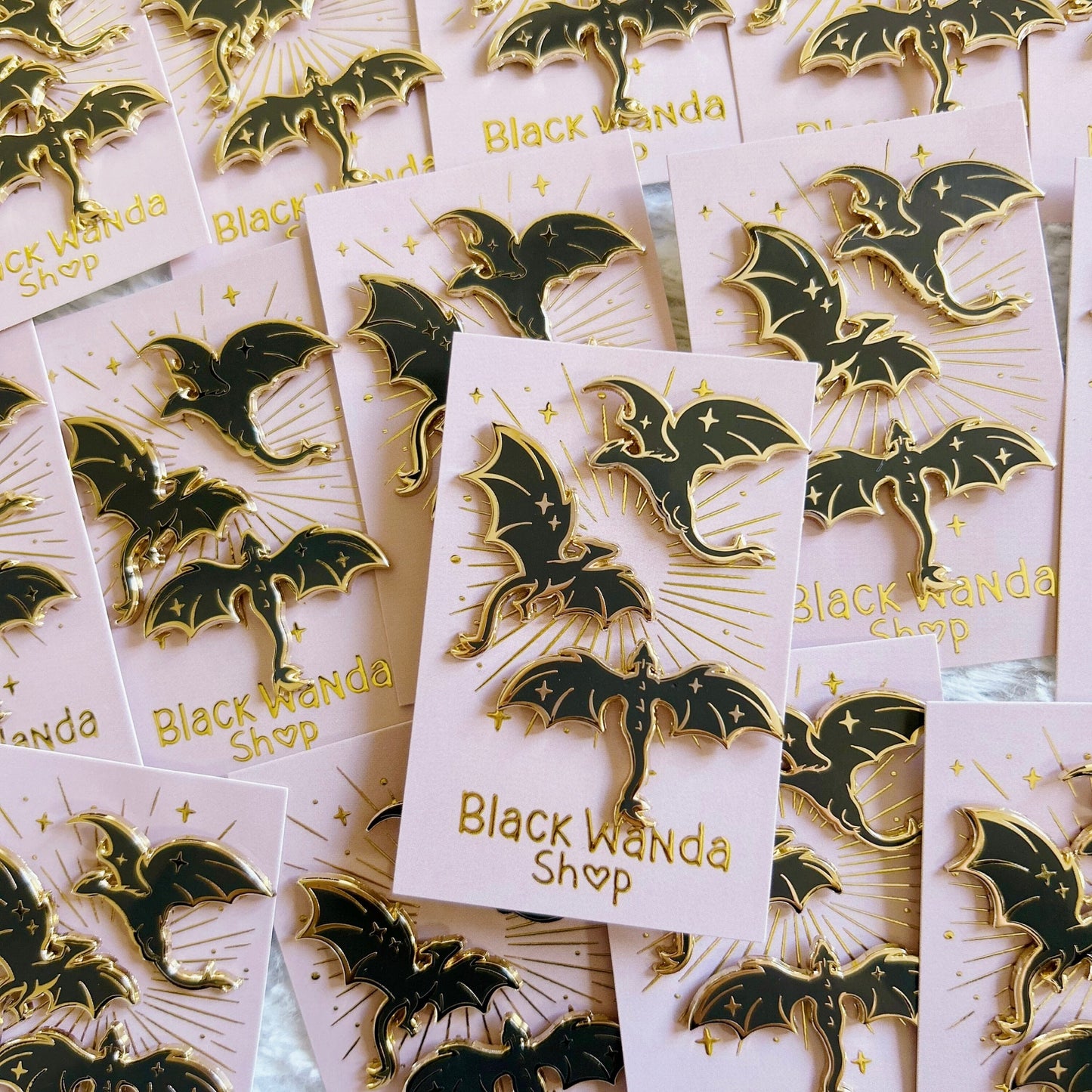 Dragons pins set black or white