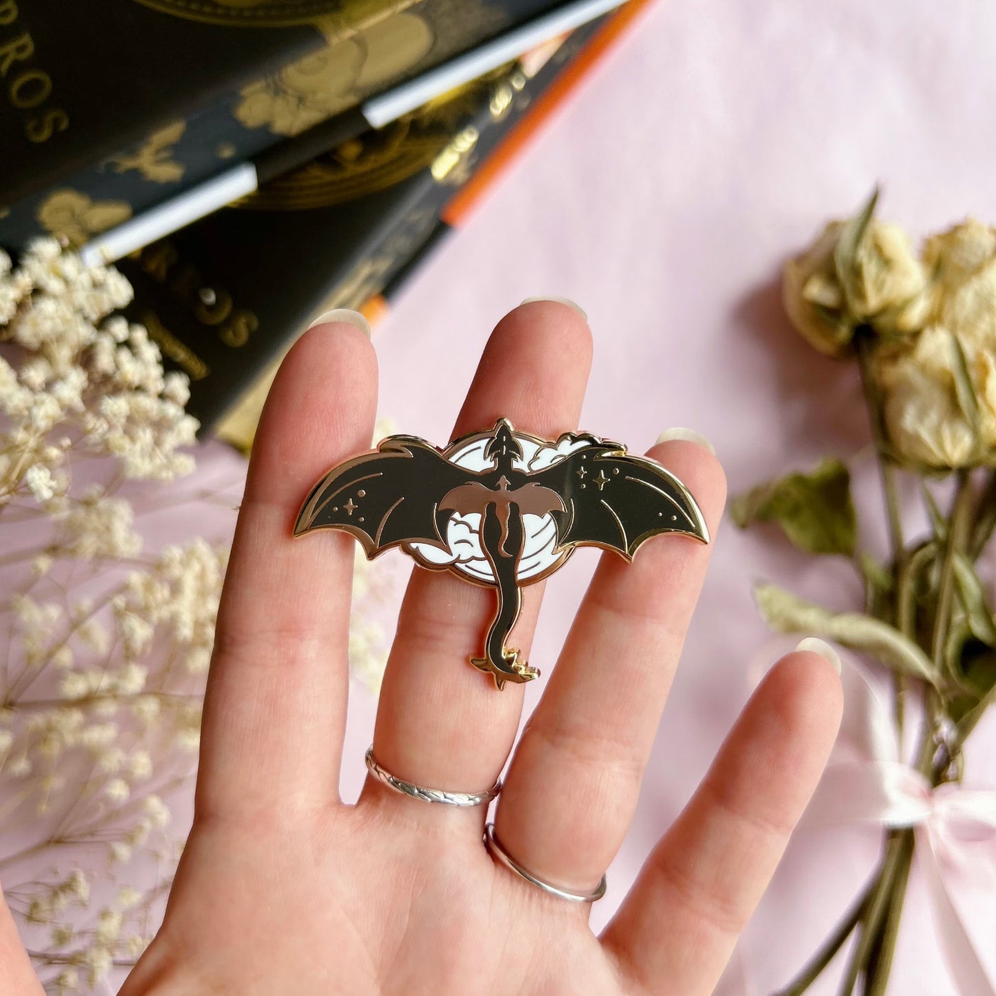 Fourth wing pins