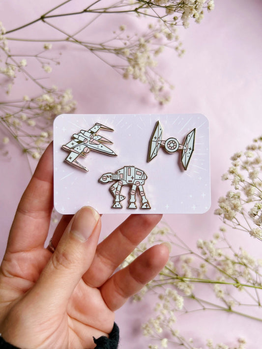 Pins Ships set