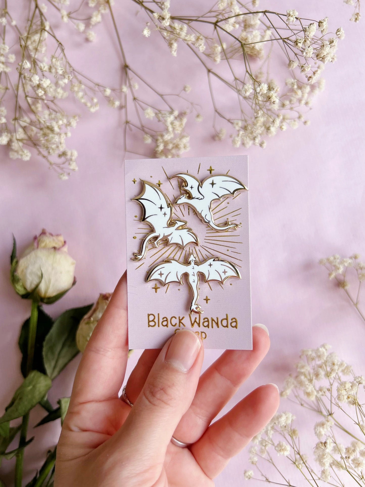 Dragons pins set black or white