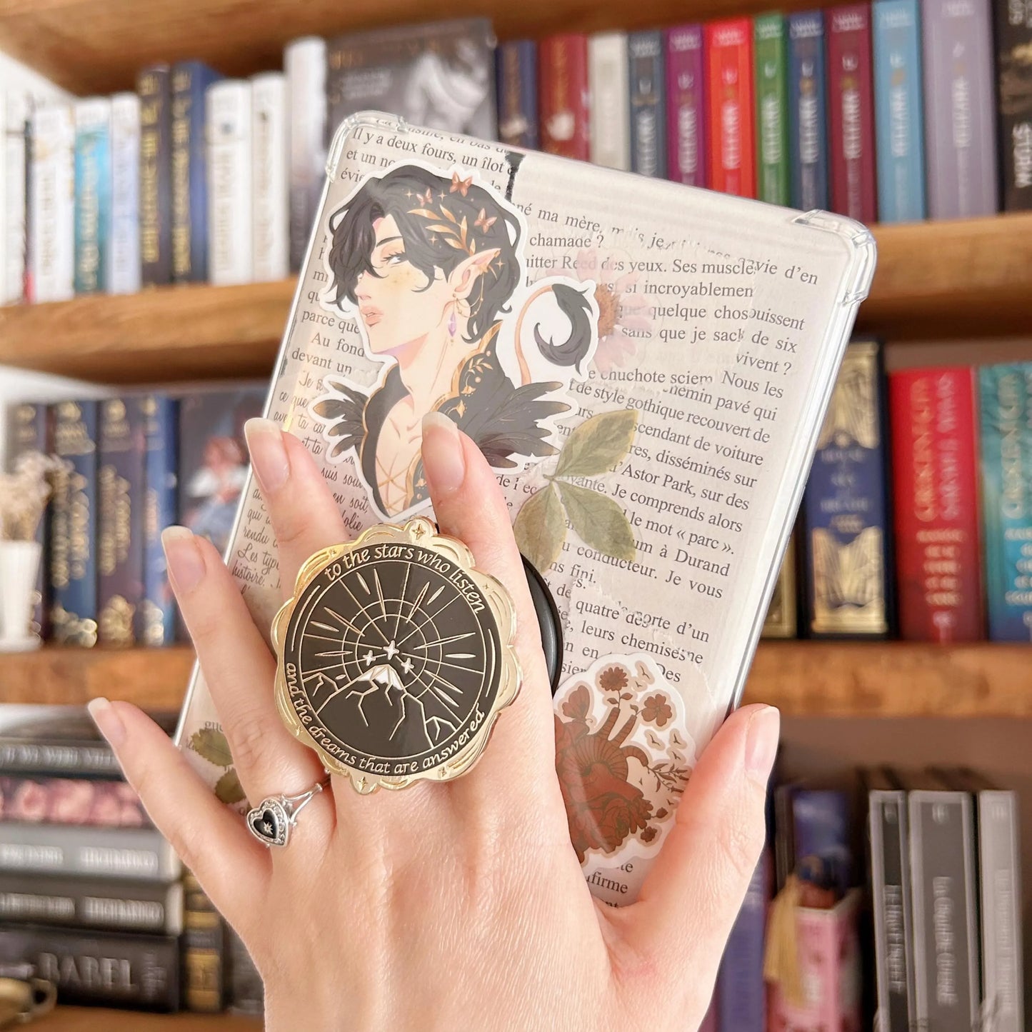 ACOTAR magnetic holder grip